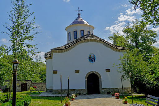 Храм „Света Троица”