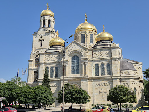 Старинен храм „Успение Богородично”