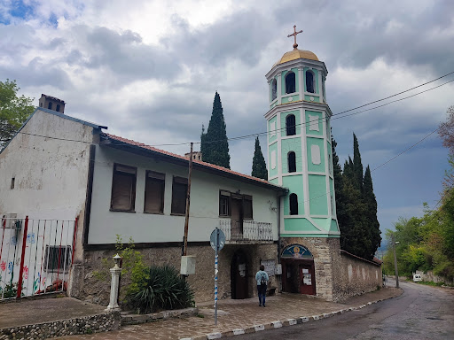 Храм „Успение на Света Богородица – Златна Ябълка“
