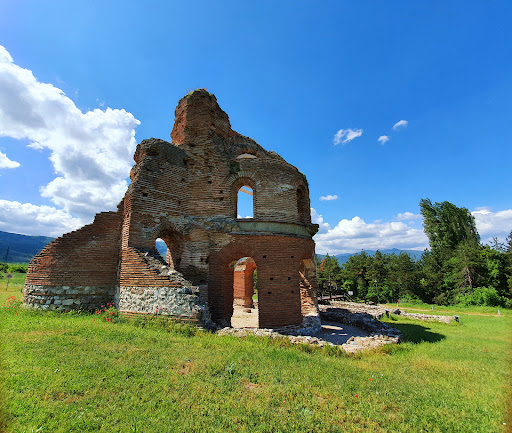 Червената църква